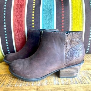 Clarks Sz.5 Artisan booties